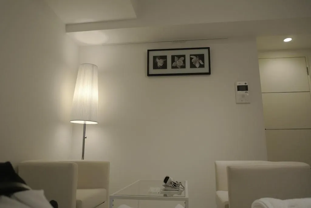 C'Est Joli Ikegami Apartment Tokyo
